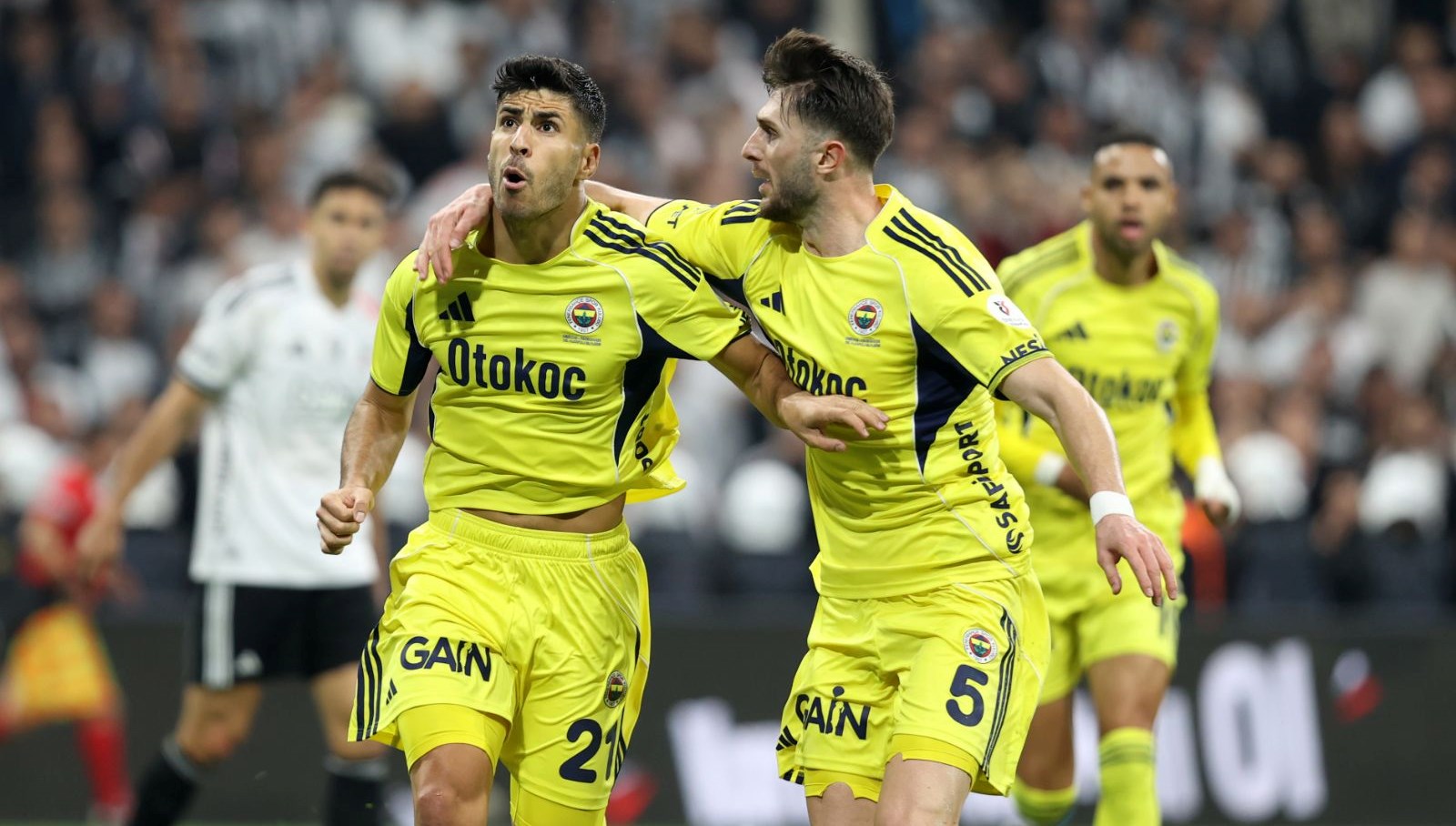 Dolmabahçe'de Tarihin Sayfalarını Aralayan Maç: Beşiktaş-Fenerbahçe Derbisinde Unutulmaz Anlar!