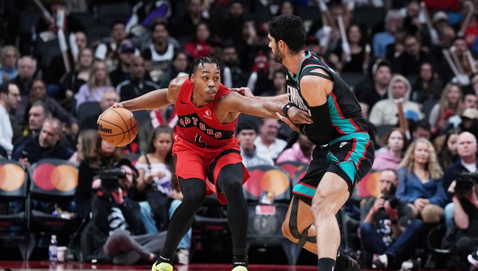 Toronto Raptors, Memphis Grizzlies'i Konuk Etti: 117-104'lük Rahat Galibiyet!