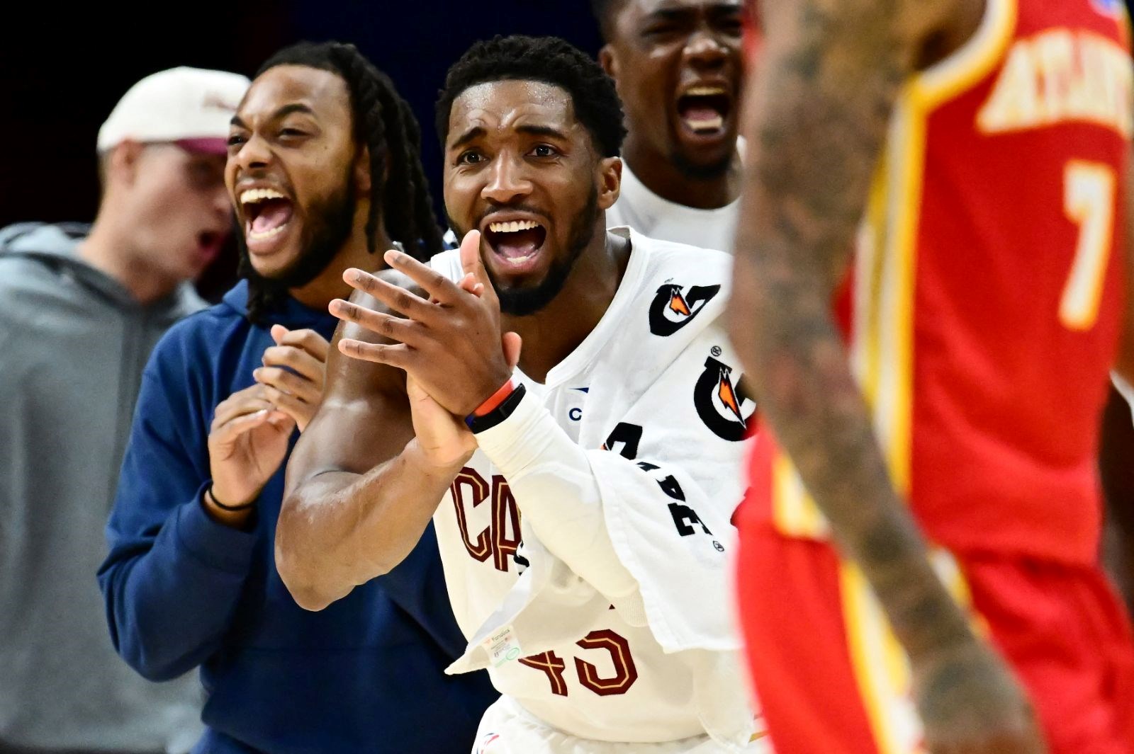 Donovan Mitchell, Sakatlıktan Güçlü Bir Geri Dönüşle Cavaliers'ı Zafere Taşıdı
