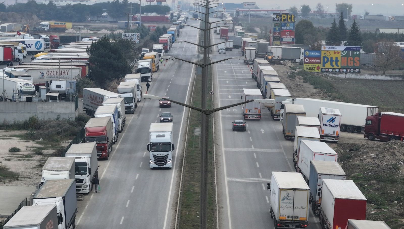Kapıkule'de yığılma: Parka kapatma, kuyruklar uzadı!