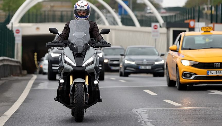 Trafikte Güvenlik için Önemli Adım: Bisiklet, Motosiklet ve Traktör Kullanıcılarına Zorunlu Eldiven ve Gözlük!