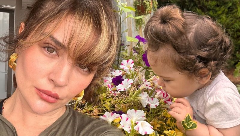 Gonca Vuslateri'nin Kızı Asya Mone Büyüyor: Yeni Paylaşımlar Göz Dolduruyor!